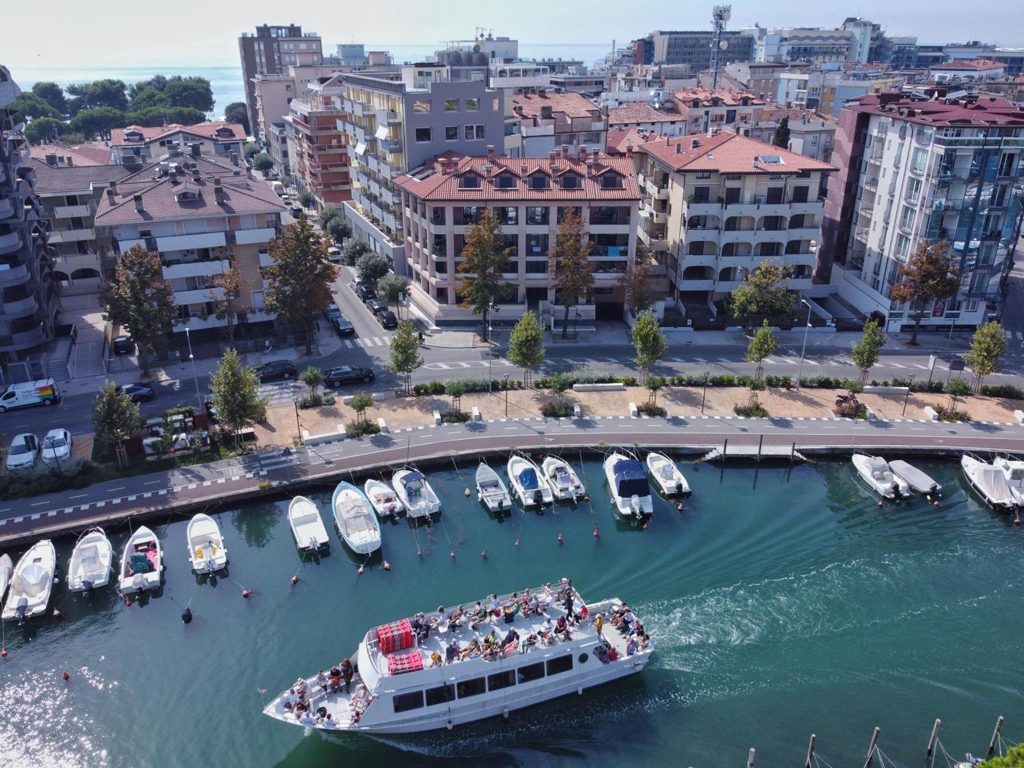 Residence Hotel Hungaria กราโด ภายนอก รูปภาพ