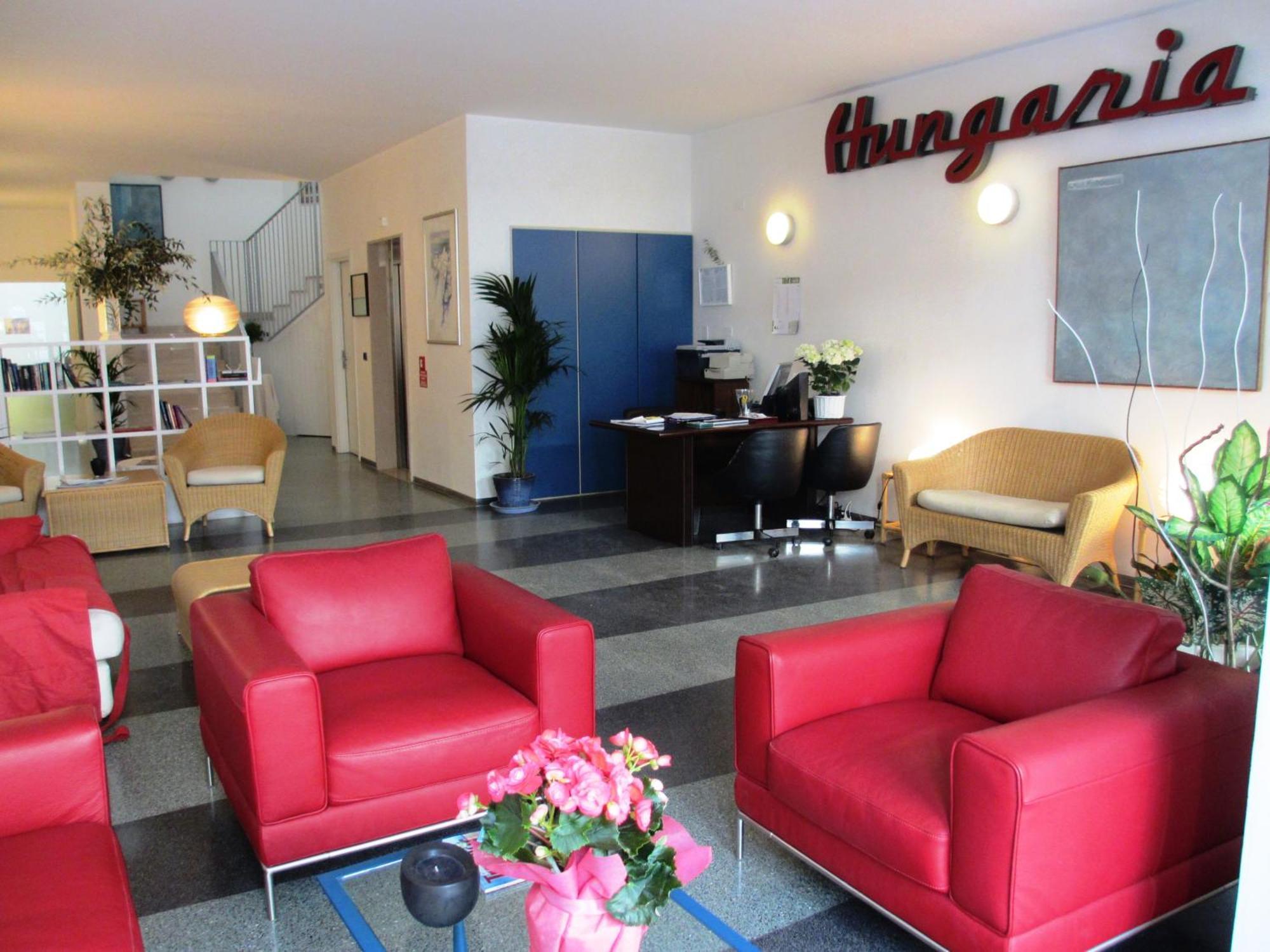 Residence Hotel Hungaria กราโด ภายนอก รูปภาพ