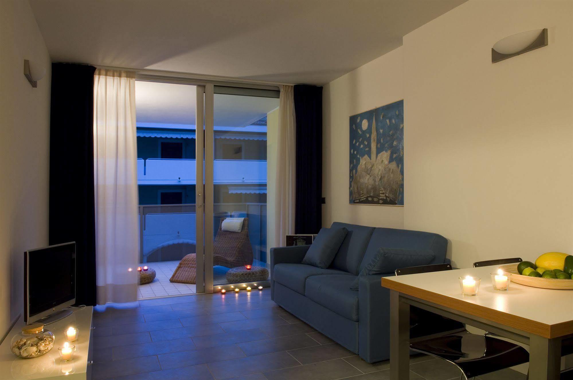 Residence Hotel Hungaria กราโด ภายนอก รูปภาพ